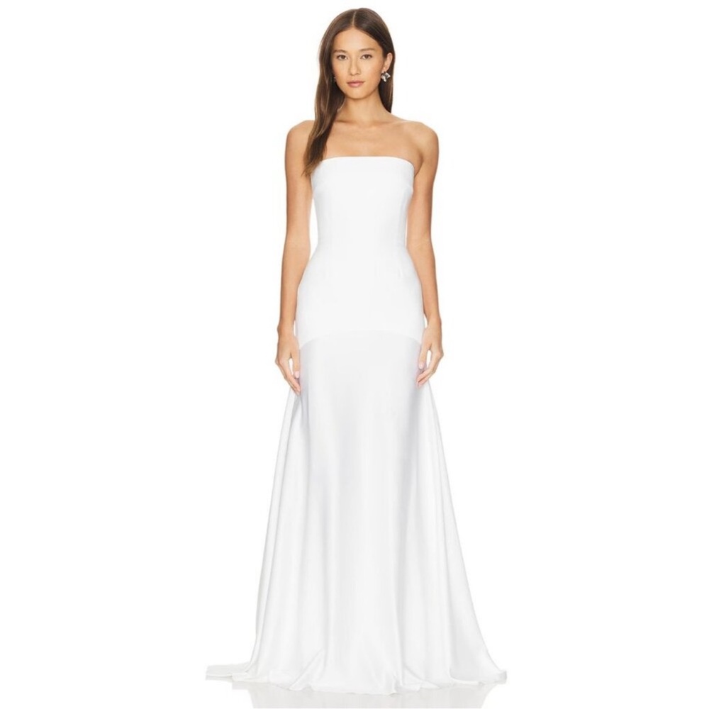 Elegant White Strapless Gown